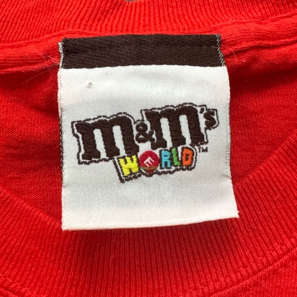 Rare M&M’s World Red T-Shirt - Picture 2 of 5